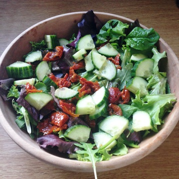 Sundried Tomatoes salad with Pinenuts and avocado