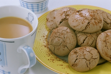 Mini Chocolate Almond Meringues