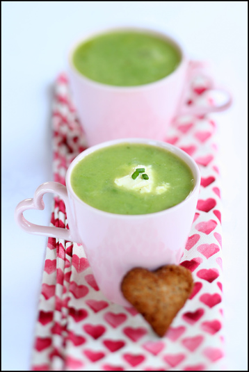 Pea & Roasted Garlic Soup