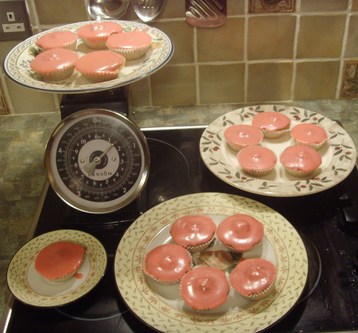 Orange & Ginger Cupcakes with Vanilla & Orange Fondant Frosting