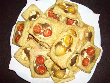Pastry Squares with Goat's Cheese, Pesto and Cherry Tomates