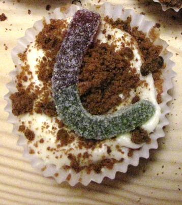 Worm Fairy Cakes