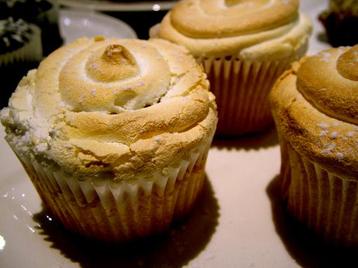 Lemon Meringue Muffins