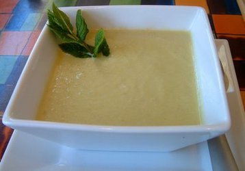 Creamy Avocado and Broccoli Soup