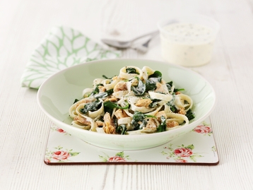 Creamy Salmon and Spinach Tagliatelle