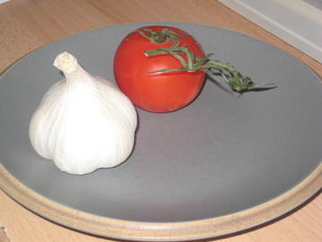 Pasta & Uncooked Tomato Sauce