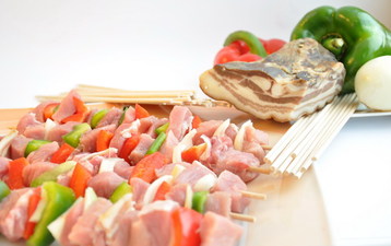Serbian Raznjici - Kebabs With Pork, Bacon, Onion and Sweet Pepper