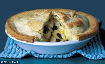 Annie Bell's Old Fashioned Apple Pie and Cream