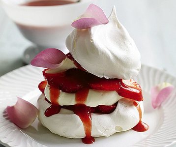 Mari Williams' Strawberry Meringues and Cream