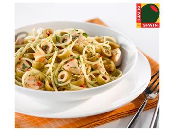 Spaghetti with Chicken and Spanish Green Olives