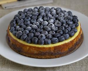 Baked Cheesecake with Blueberries