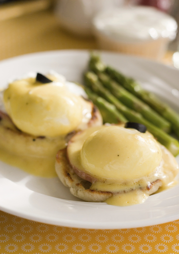 Eggs Benedict (use up leftover ham from Christmas)