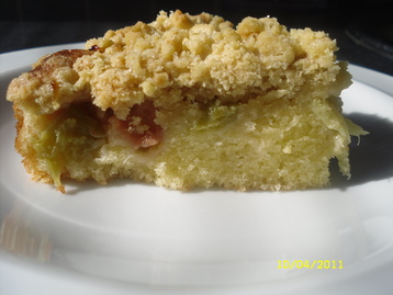 Rhubarb Cake