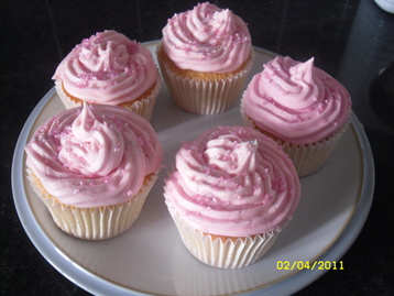 Vanilla Cupcakes with Buttercream Icing