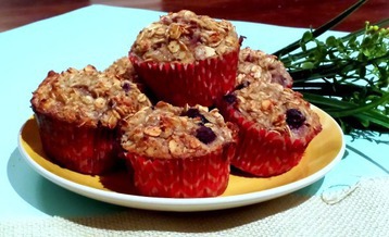 Flourless Banana Berry Oatmeal Muffins